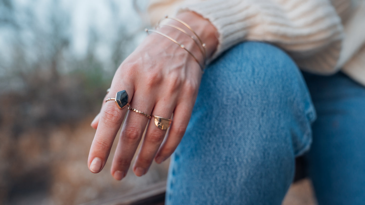 ELEMENTAL LABRADORITE RING